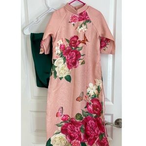 áo dài bé gái gam bộ/set, New beautiful Vietnamese
Girls size 10 Vietnam, Tết